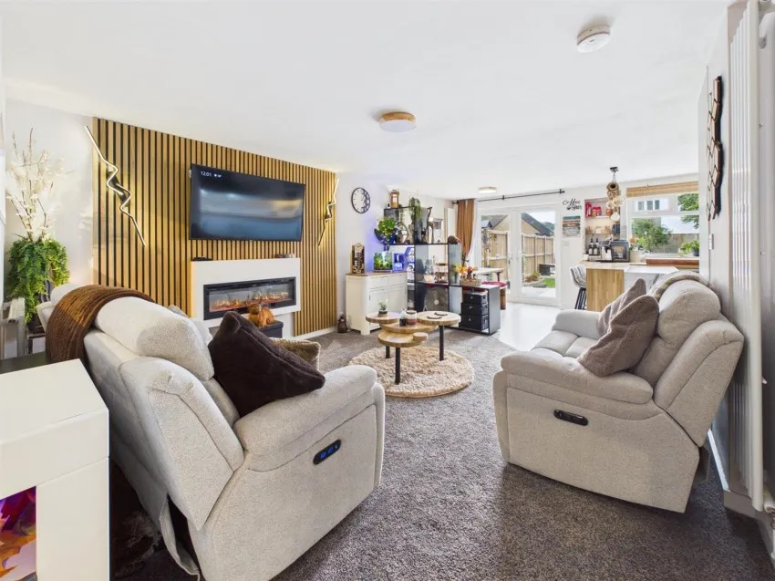 Colerne Drive, Hucclecote, photo 3