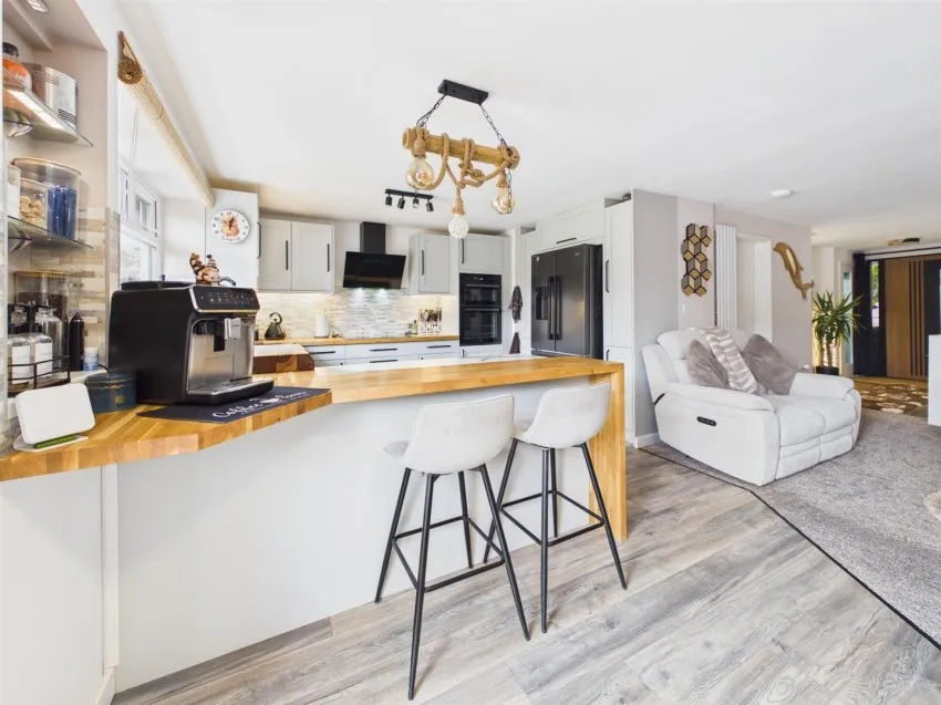 Colerne Drive, Hucclecote, photo 7
