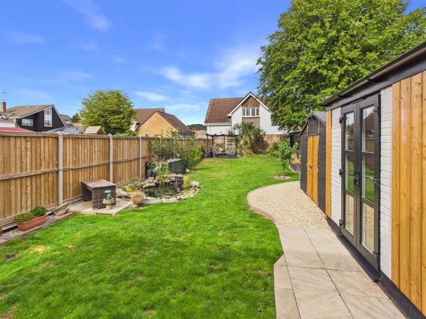 Colerne Drive, Hucclecote, photo 22