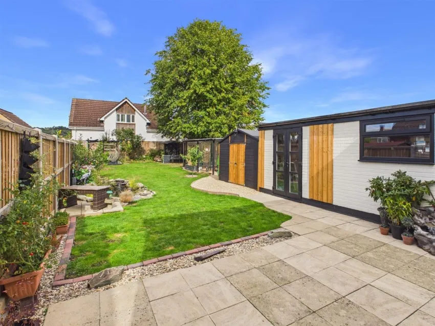 Colerne Drive, Hucclecote, photo 4