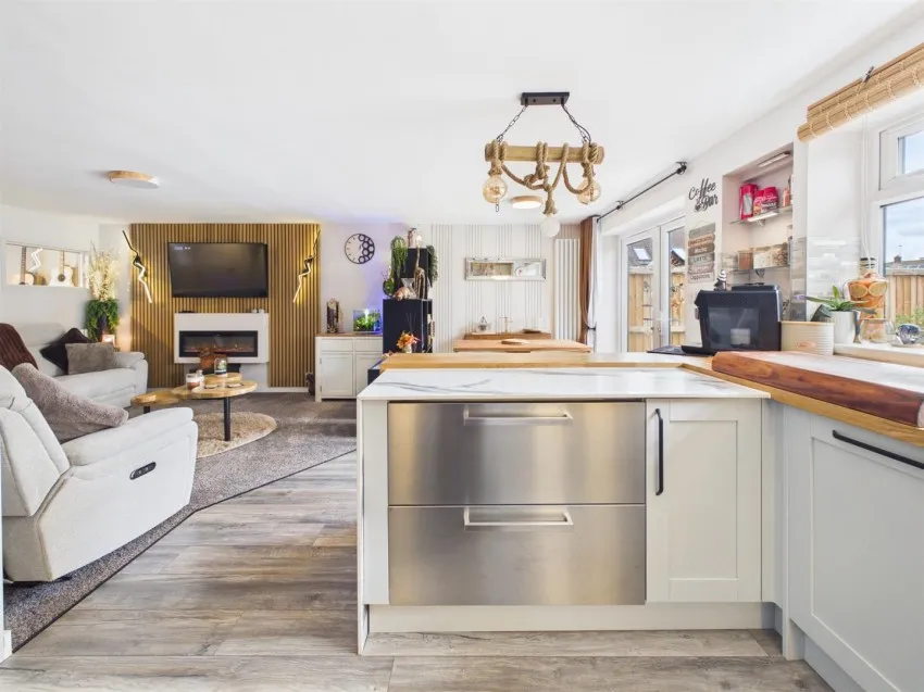 Colerne Drive, Hucclecote, photo 6