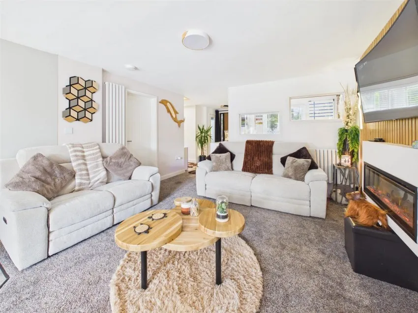 Colerne Drive, Hucclecote, photo 9