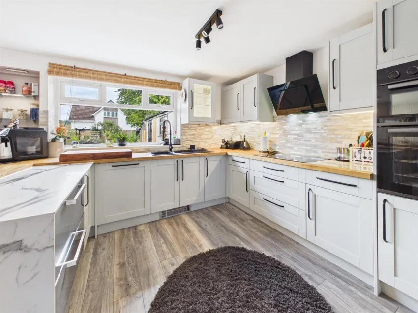 Colerne Drive, Hucclecote, photo 2