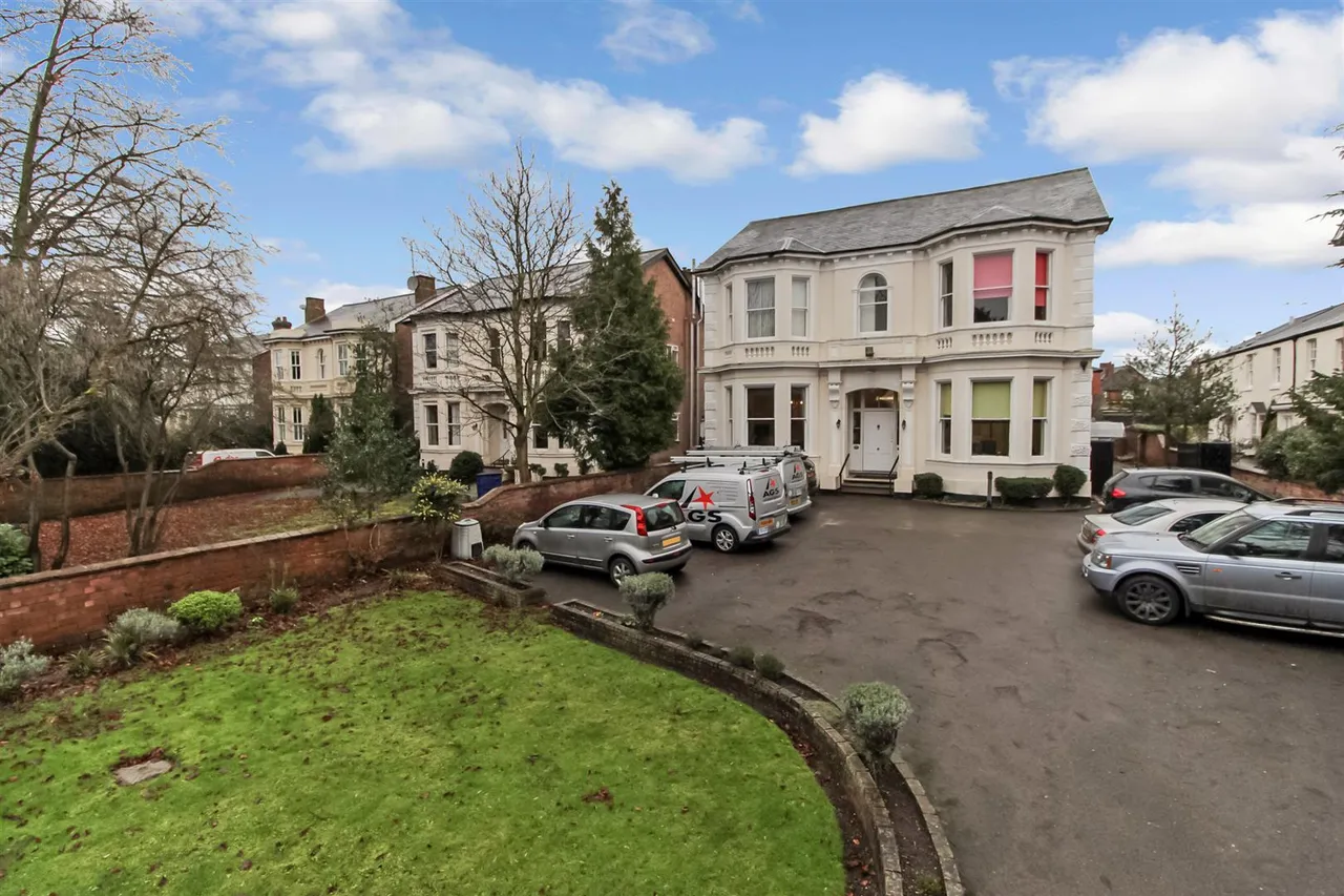 Warwick New Road, Leamington Spa, photo 11