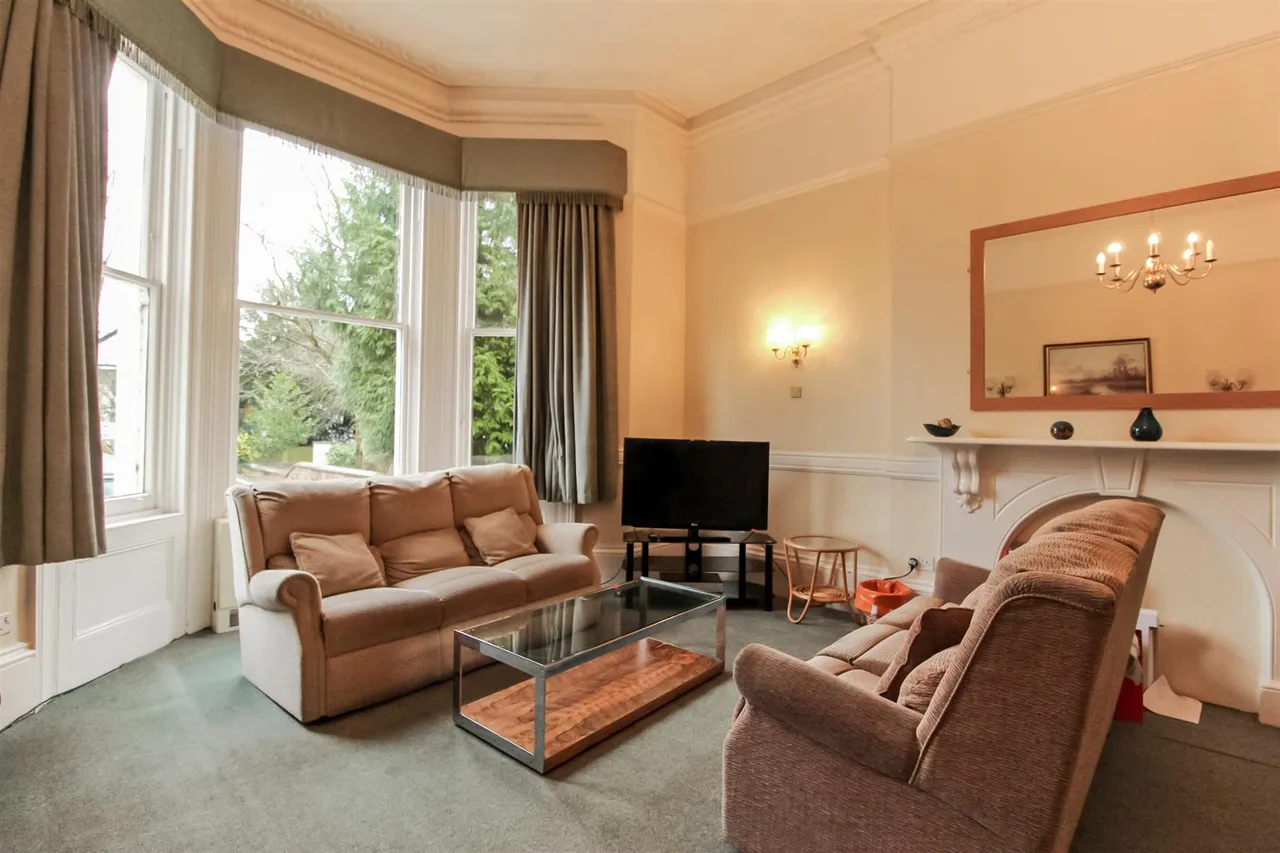 Warwick New Road, Leamington Spa, photo 7