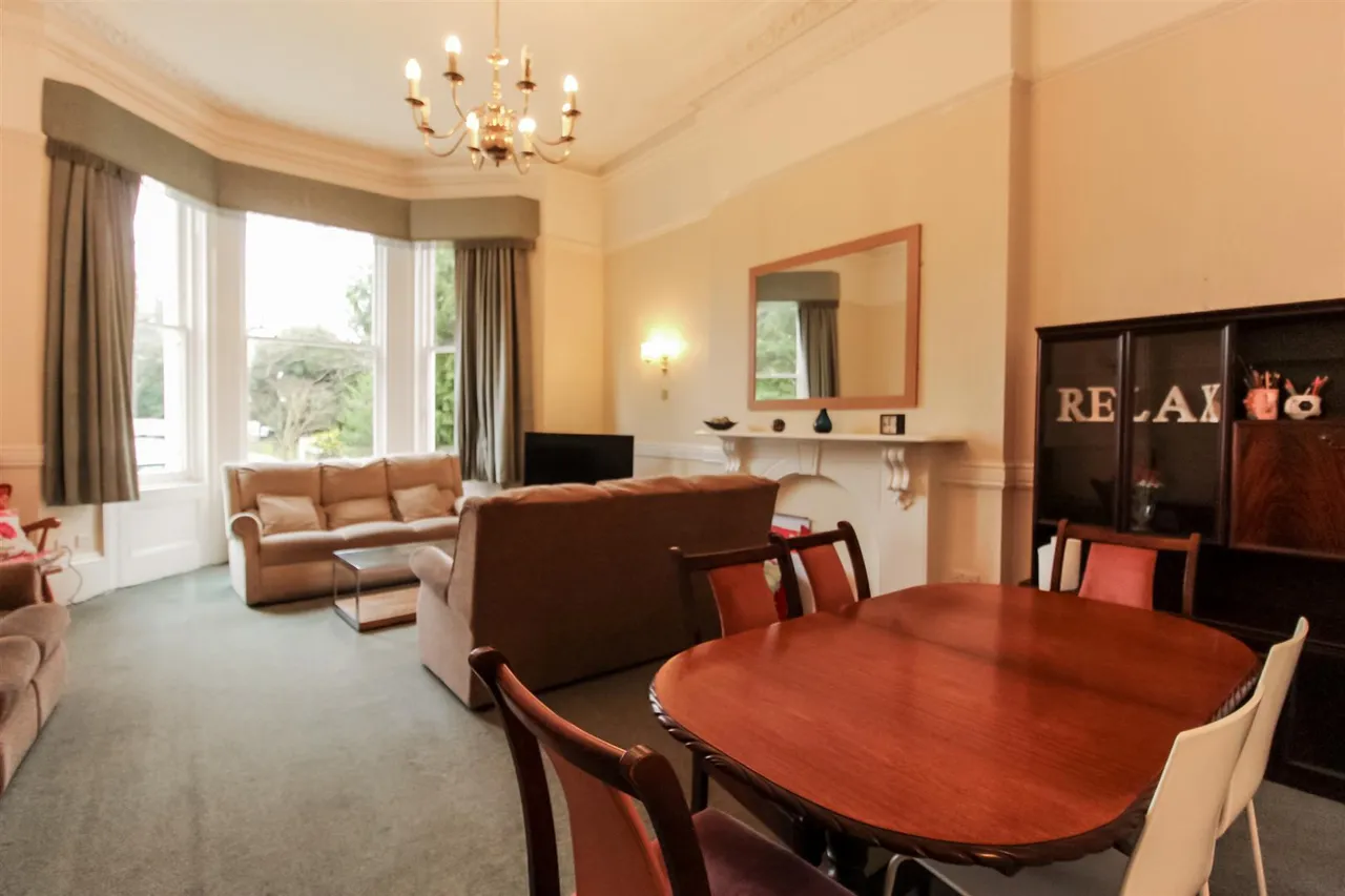 Warwick New Road, Leamington Spa, photo 3