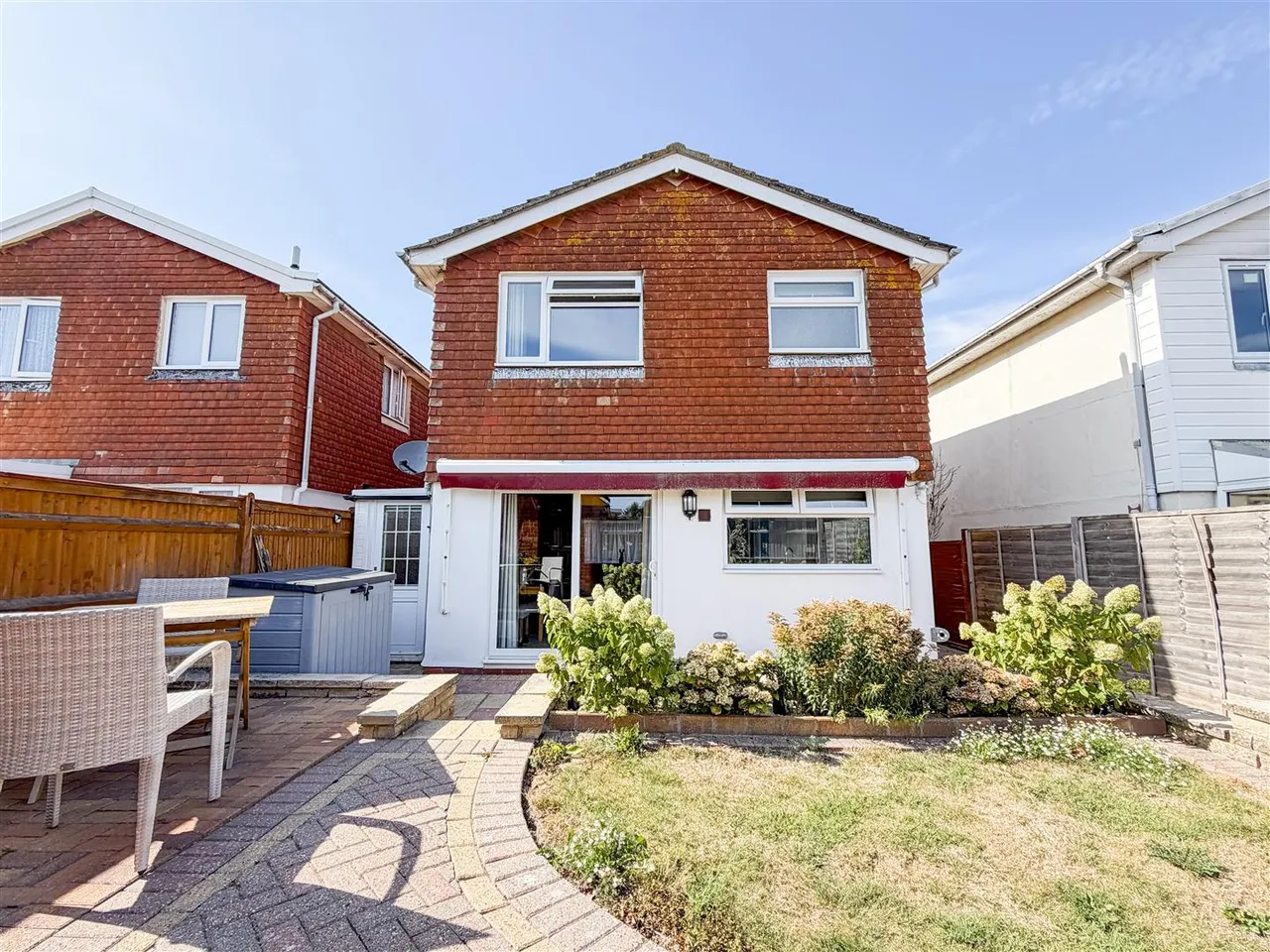 3 bed house for sale — Magnolia Walk, Eastbourne, BN22 0SR
