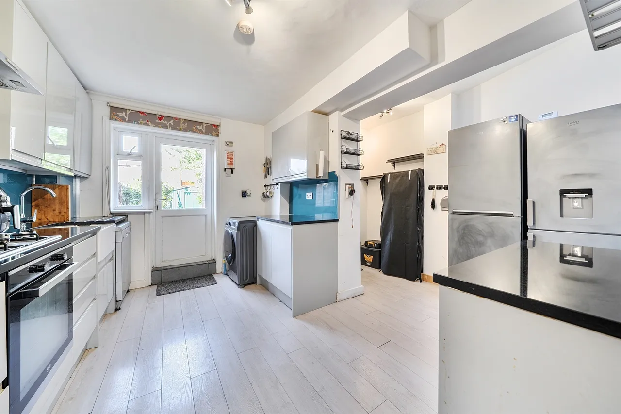 Buckingham Road, Ilford, IG1, photo 19