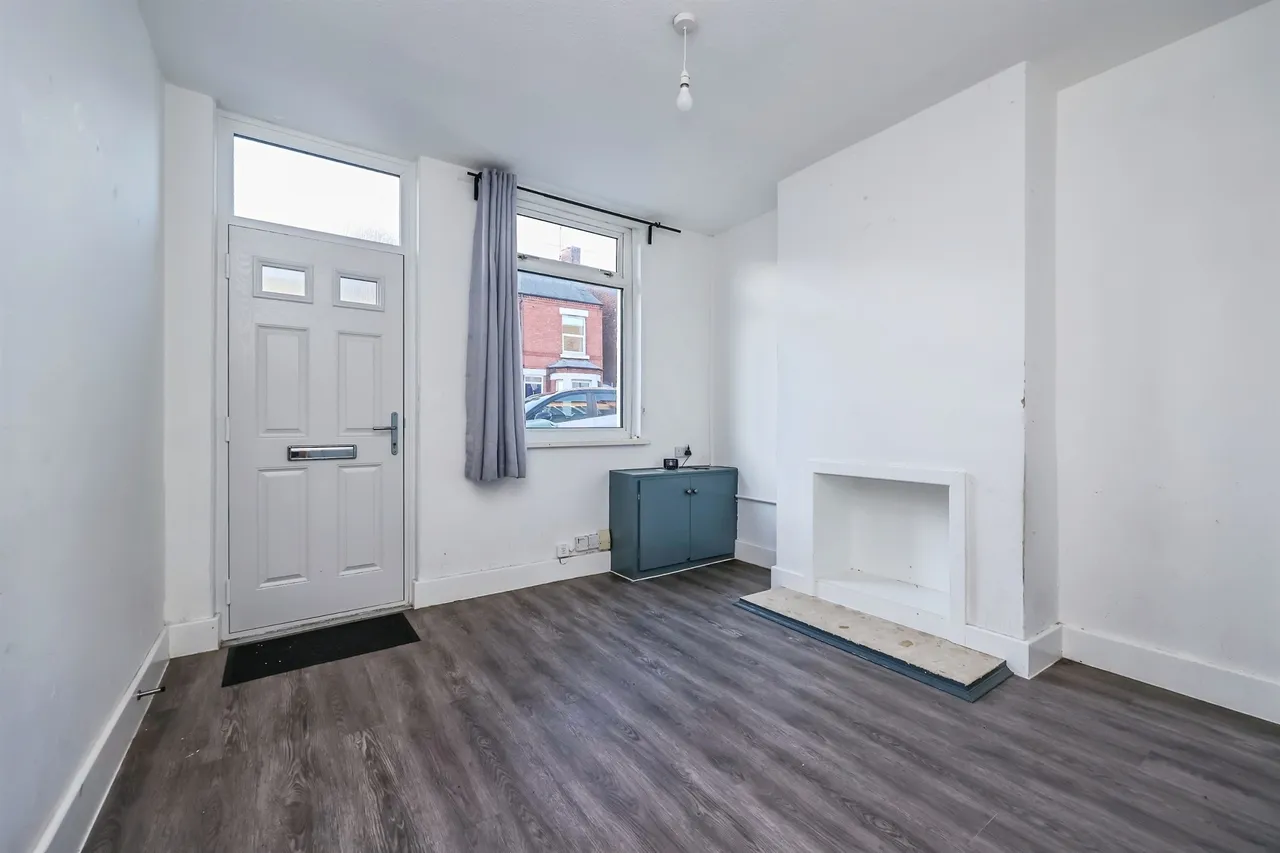Queens Road North, Eastwood, NG16, photo 2