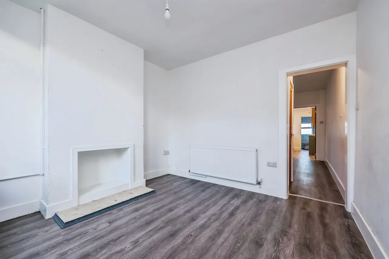 Queens Road North, Eastwood, NG16, photo 3