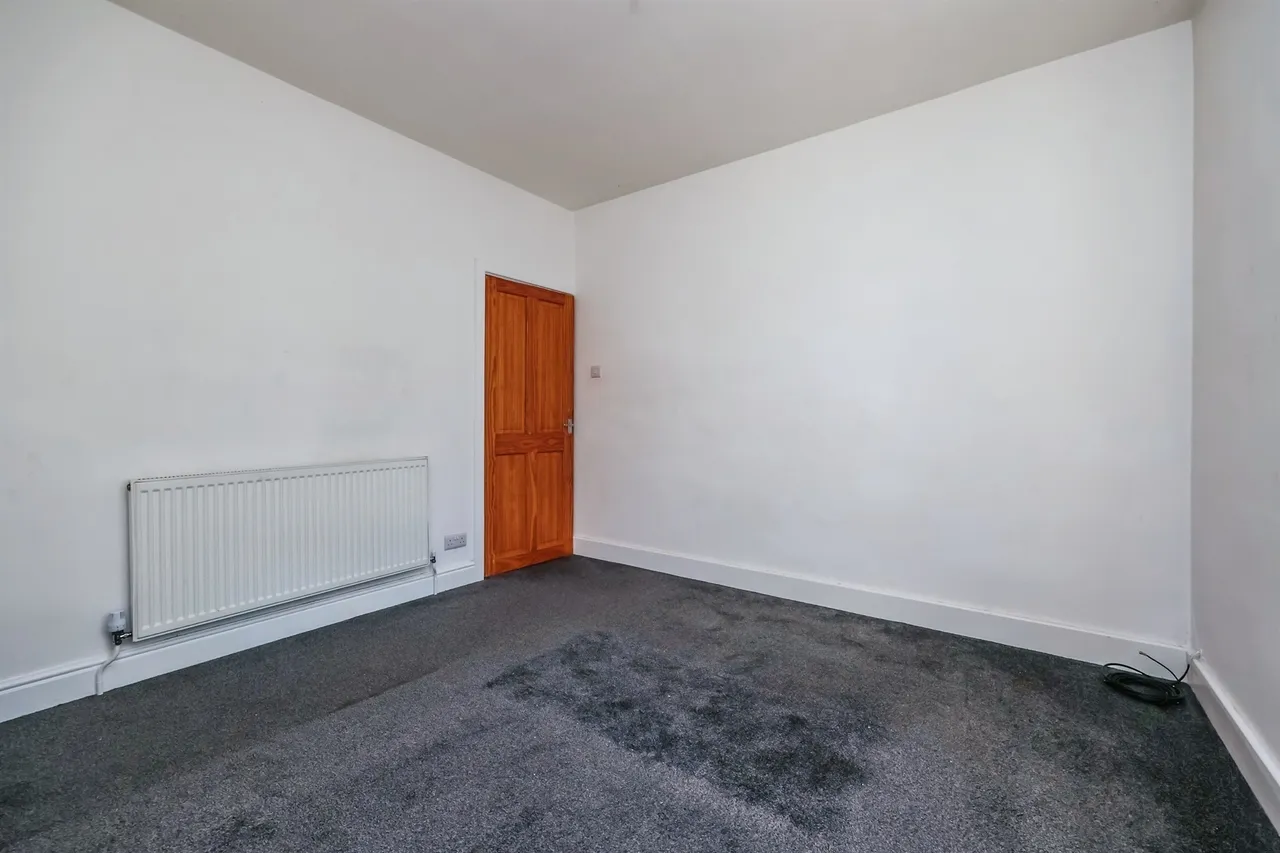 Queens Road North, Eastwood, NG16, photo 9
