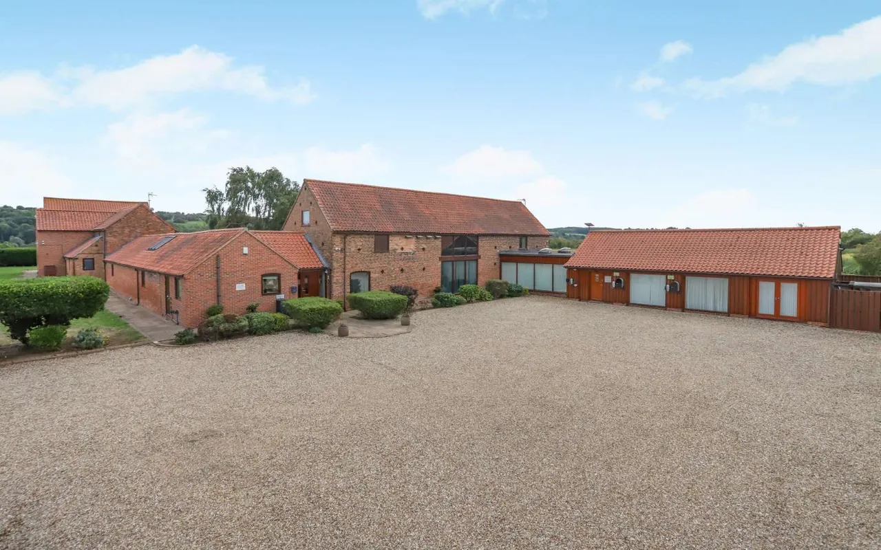 6 bed house for sale, Gibsmere, Bleasby, NG14