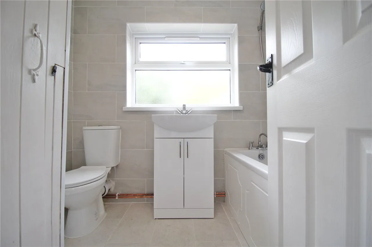 Bridge Street, Deeping St. James, Peterborough, Lincolnshire, PE6, photo 6