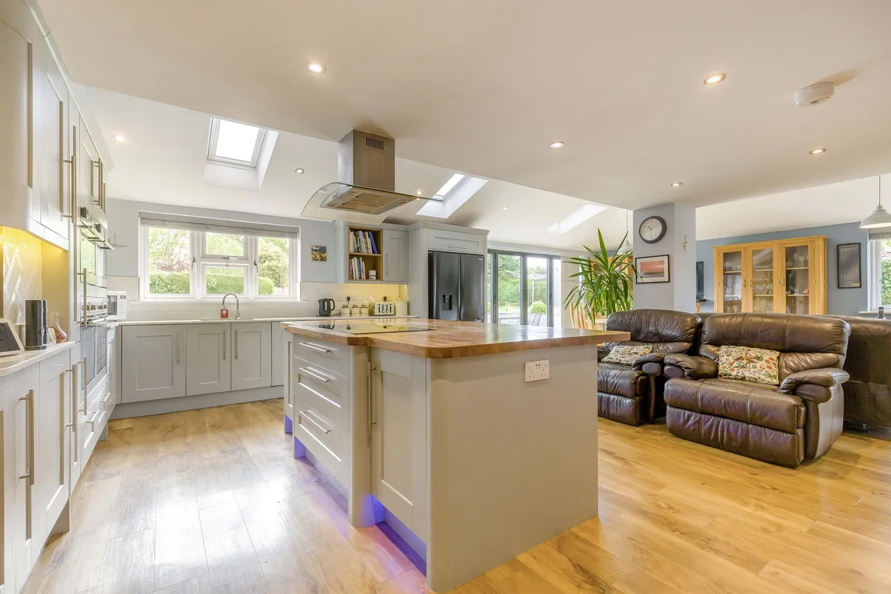 Church Road, Worthing, Dereham, photo 5