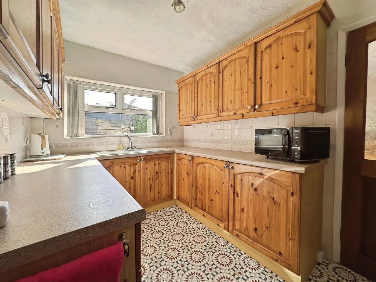 North Lingwell Road, Leeds, LS10, photo 6