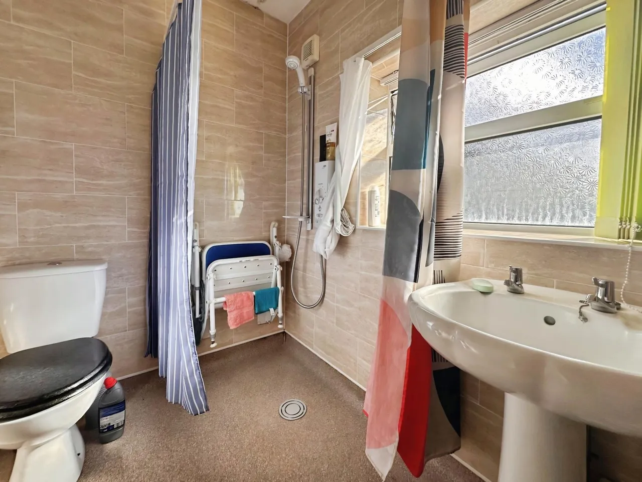 North Lingwell Road, Leeds, LS10, photo 11