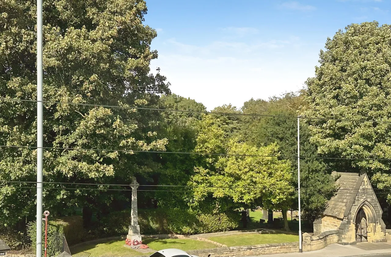North Lingwell Road, Leeds, LS10, photo 13