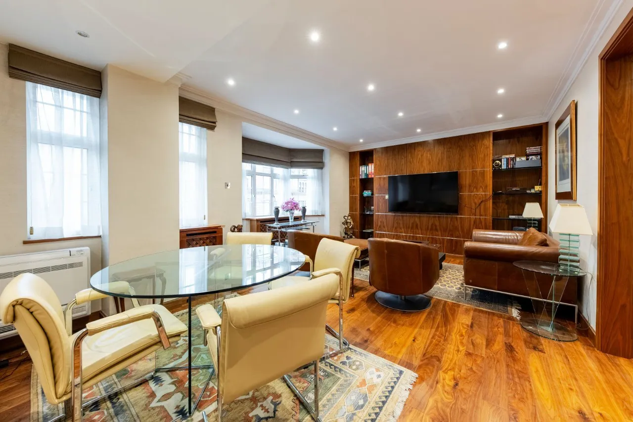 Brompton Road, Knightsbridge, SW3, photo 11