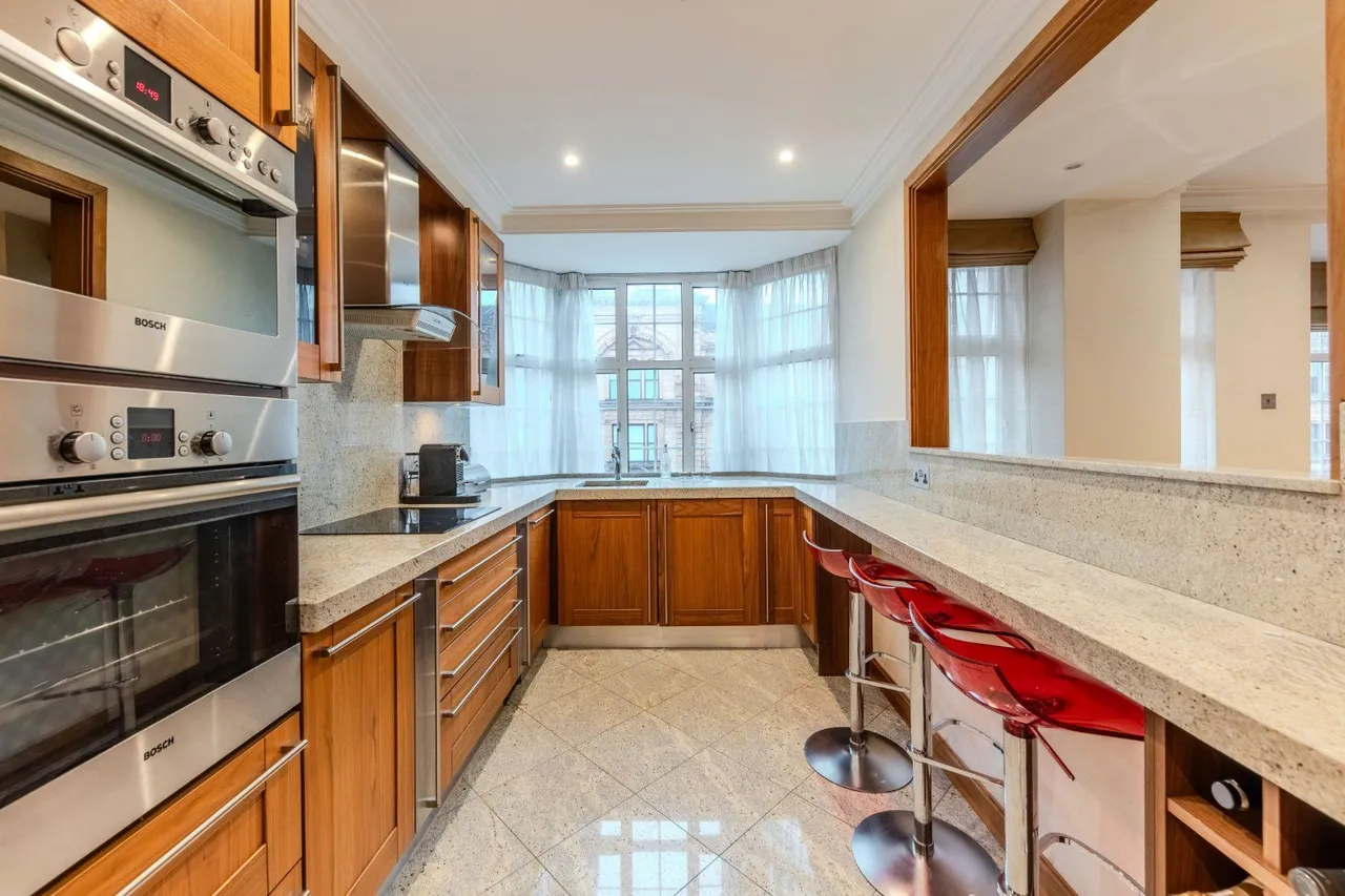 Brompton Road, Knightsbridge, SW3, photo 8