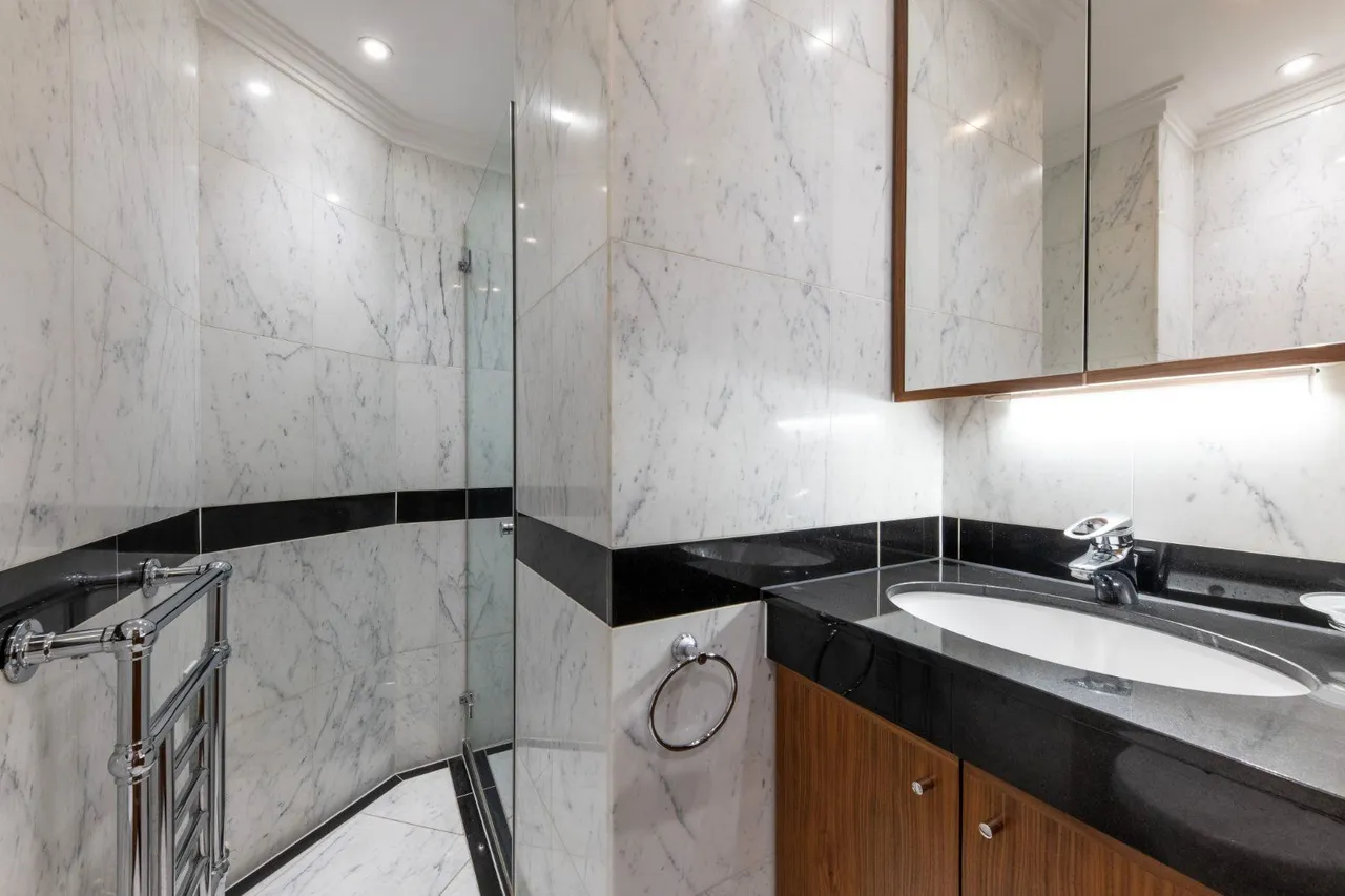 Brompton Road, Knightsbridge, SW3, photo 13