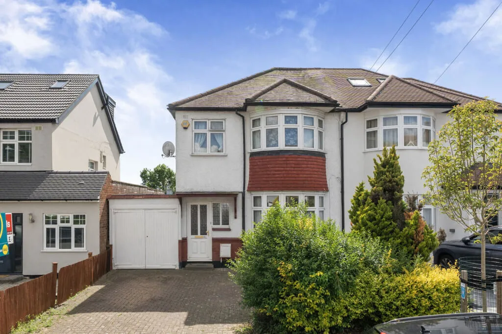 3 bed house for sale, Cambridge Road, Harrow, HA2