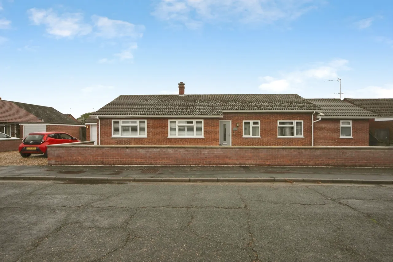 4 bed house for sale — Laburnum Close, Red Lodge, Suffolk, IP28