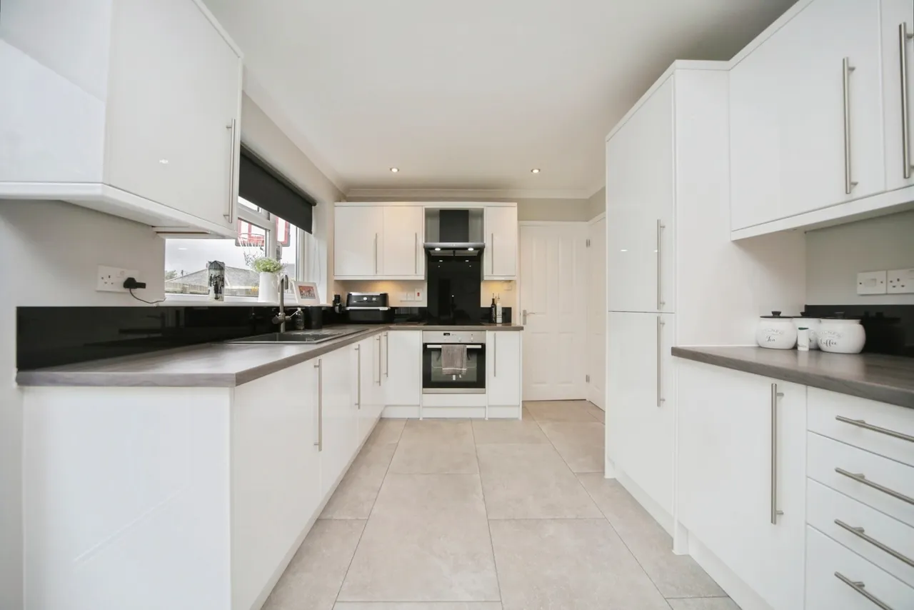 Laburnum Close, Red Lodge, Suffolk, IP28, photo 6