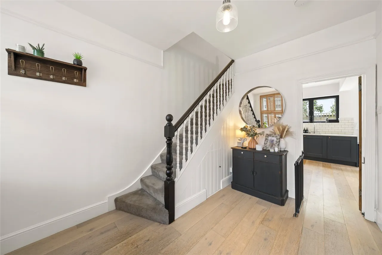 Holstein Avenue, Weybridge, Surrey, KT13, photo 4