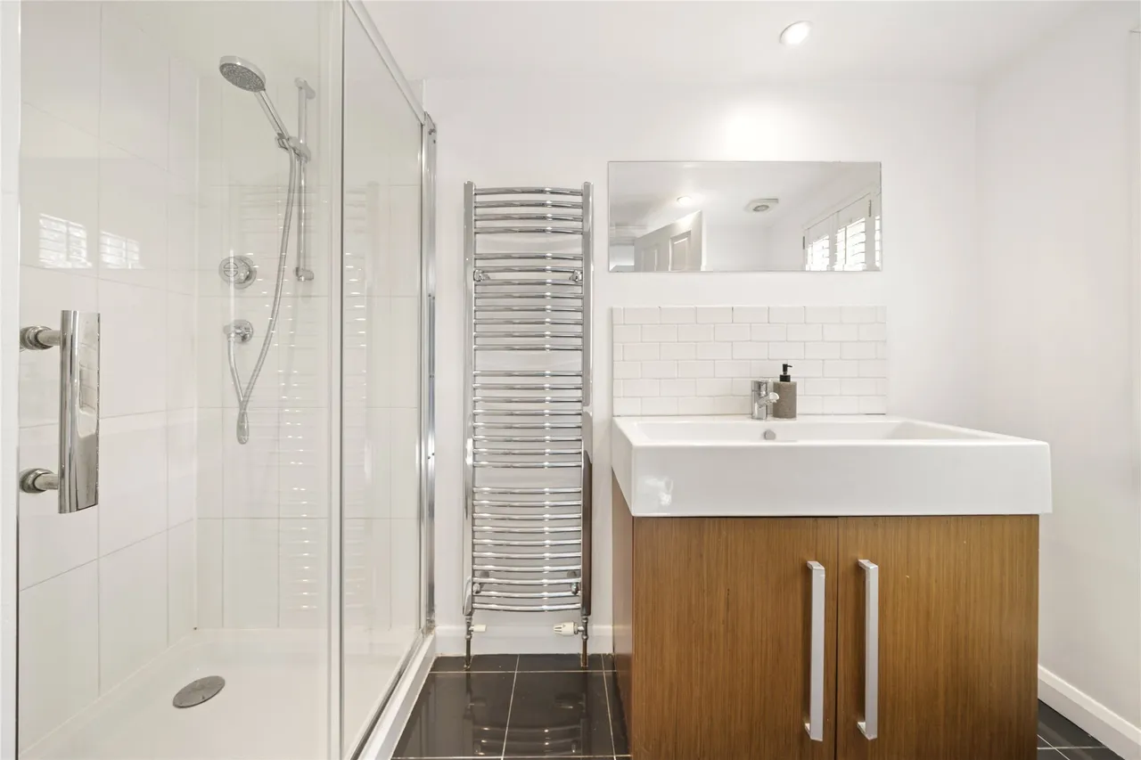 Holstein Avenue, Weybridge, Surrey, KT13, photo 10