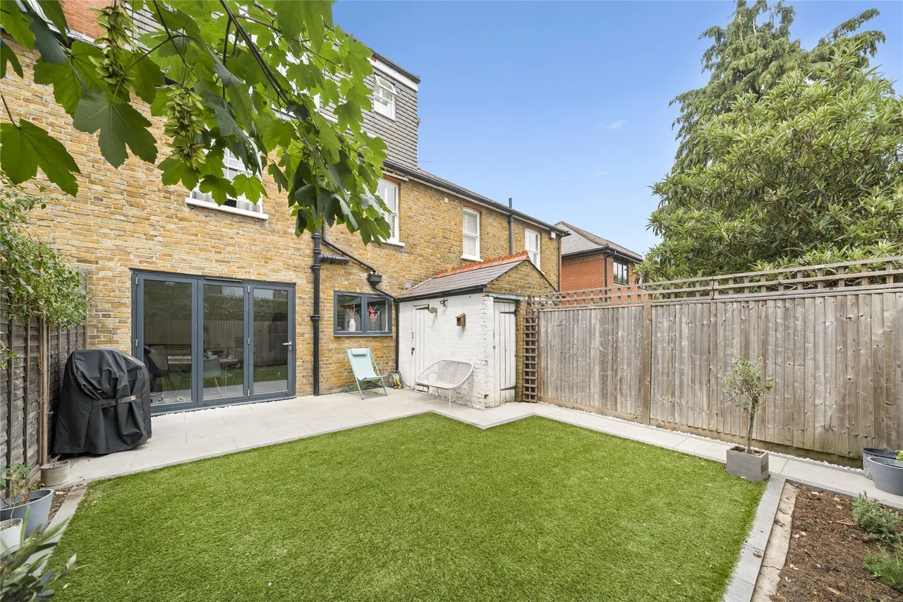Holstein Avenue, Weybridge, Surrey, KT13, photo 12