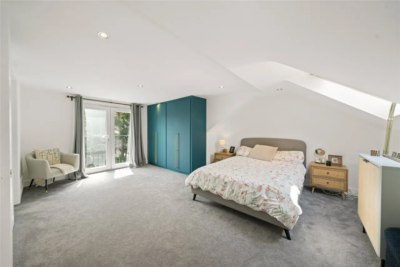 Holstein Avenue, Weybridge, Surrey, KT13, photo 9