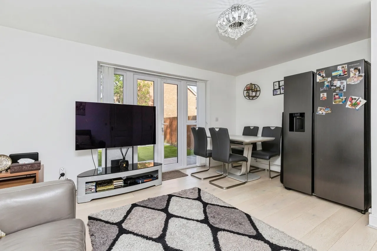 Witney Road, Crawley, RH10, photo 11