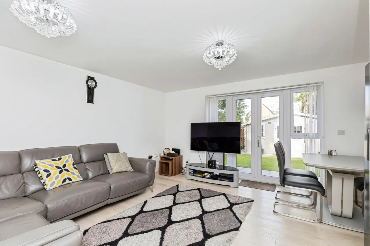Witney Road, Crawley, RH10, photo 5