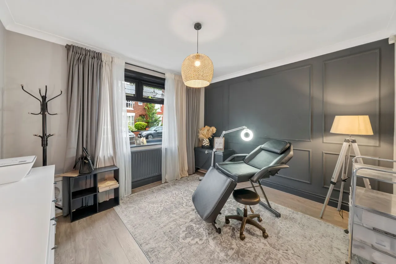 Lightburne Avenue, Leigh, Leigh, WN7 3JG, photo 3