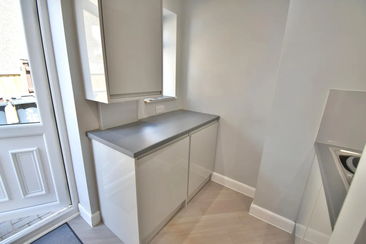 Clayford Avenue, BH22, photo 13