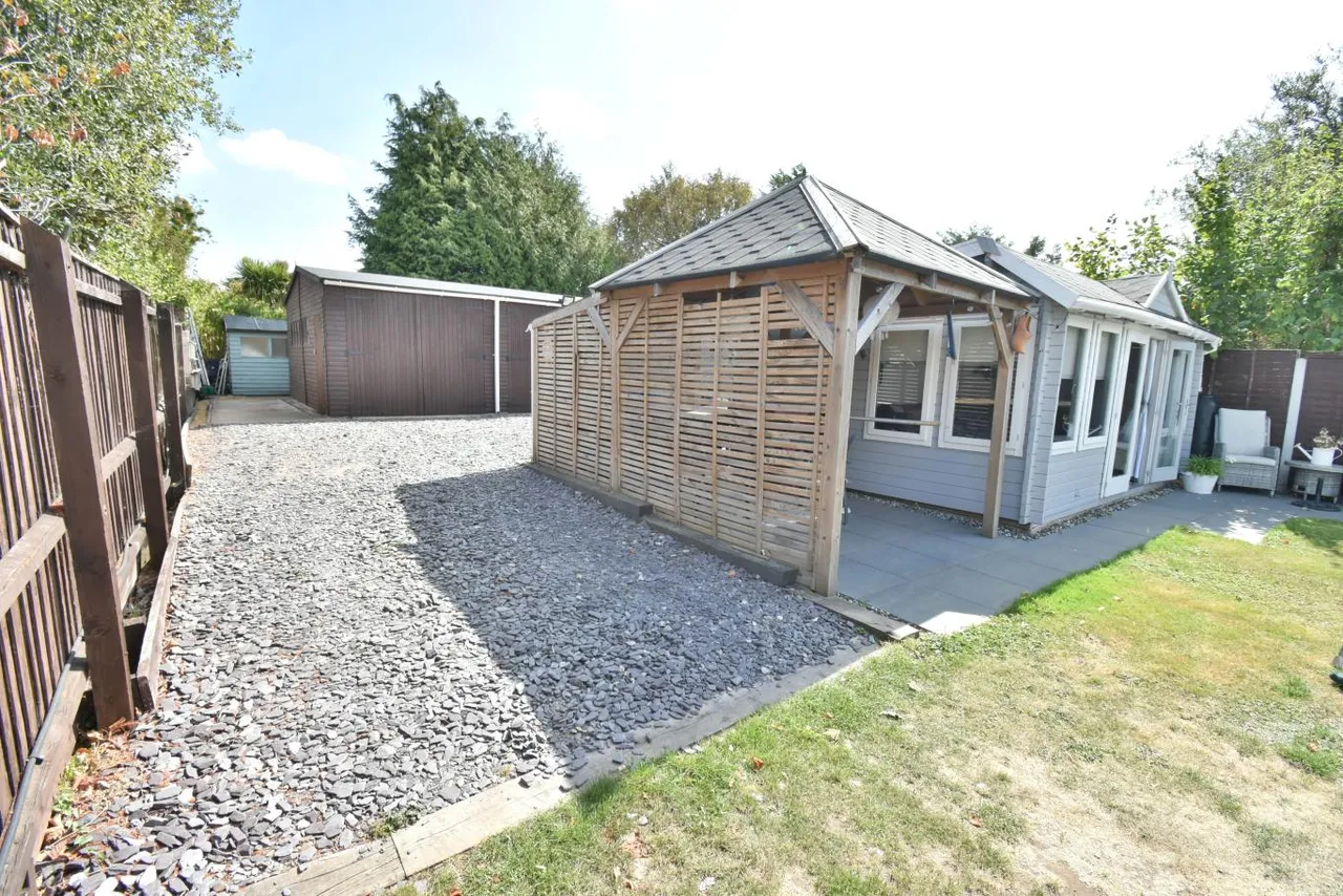 Clayford Avenue, BH22, photo 28