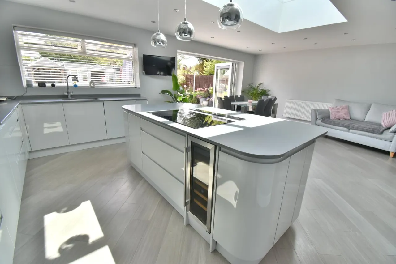 Clayford Avenue, BH22, photo 5
