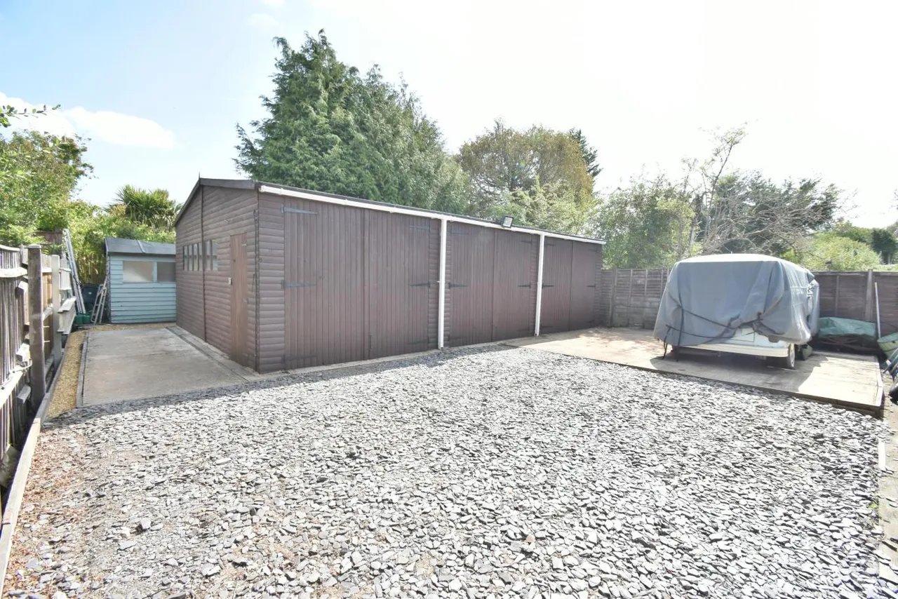 Clayford Avenue, BH22, photo 29