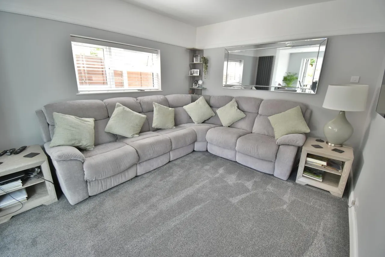 Clayford Avenue, BH22, photo 10