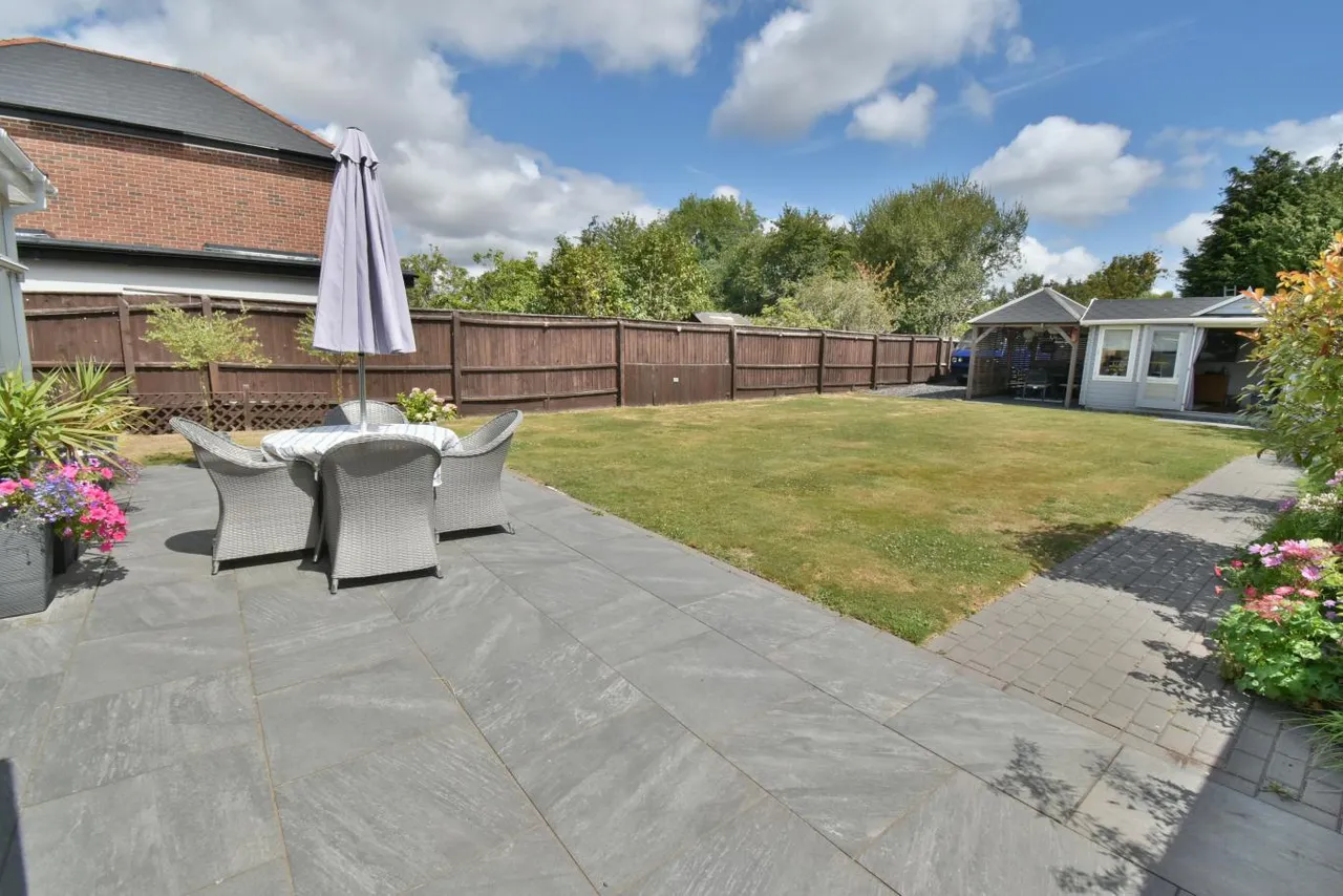 Clayford Avenue, BH22, photo 25