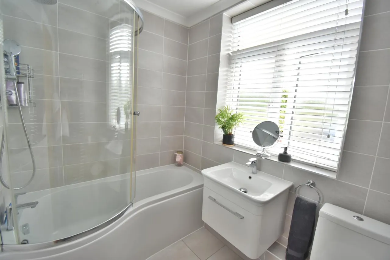 Clayford Avenue, BH22, photo 23