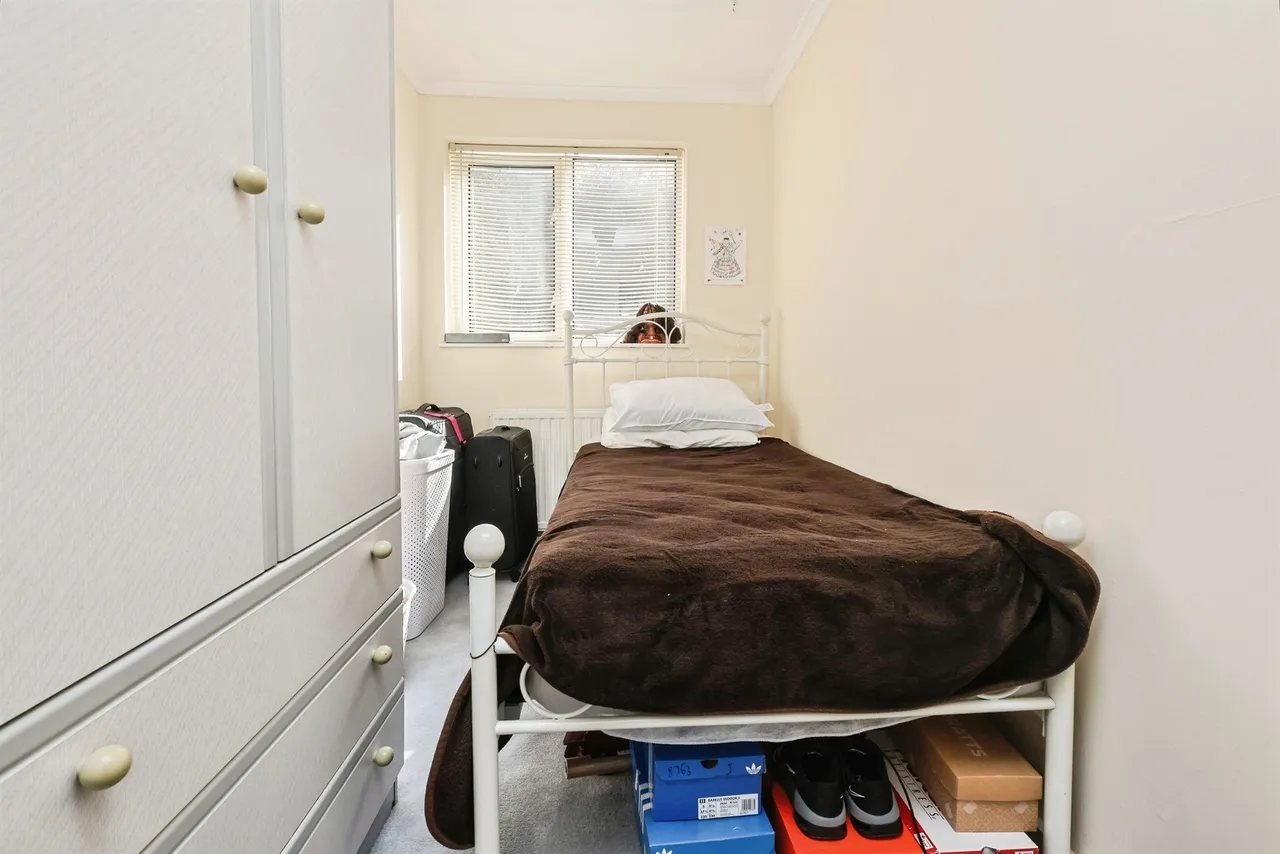 Kempton Park Road, Birmingham, B36, photo 9