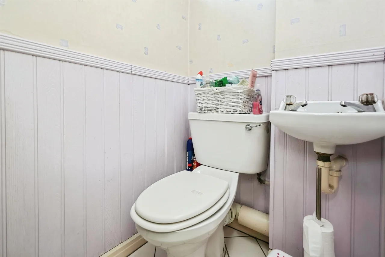 Kempton Park Road, Birmingham, B36, photo 8