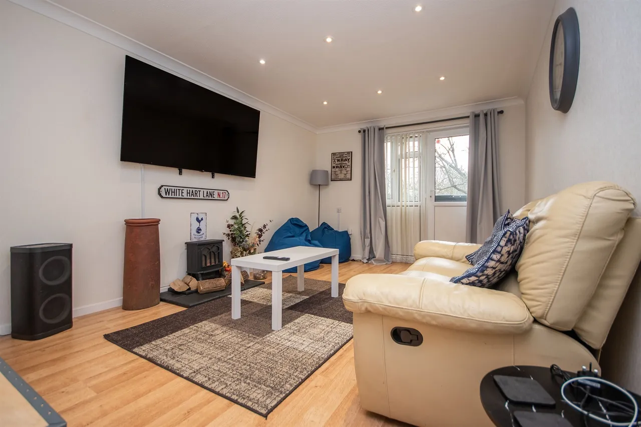 1 bed flat for sale, Nest Farm Crescent, Wellingborough, NN8