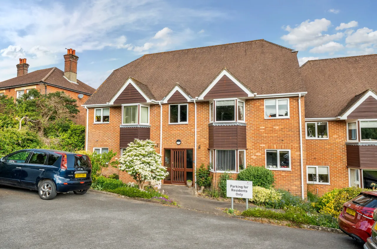 2 bed flat for sale, Ellingham Close, Alresford, SO24