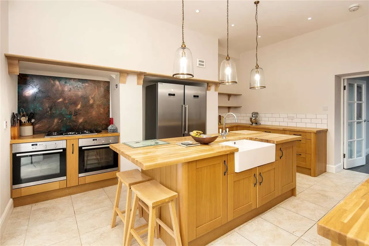 Aust Road, Olveston, South Gloucestershire, BS35 4DE, photo 4