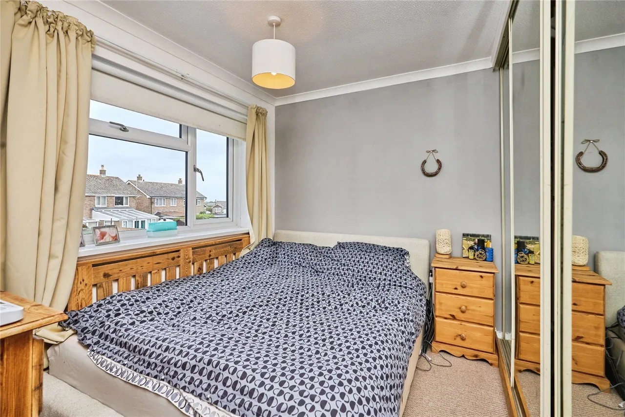 Campfield Road, East Cowes, PO32, photo 16