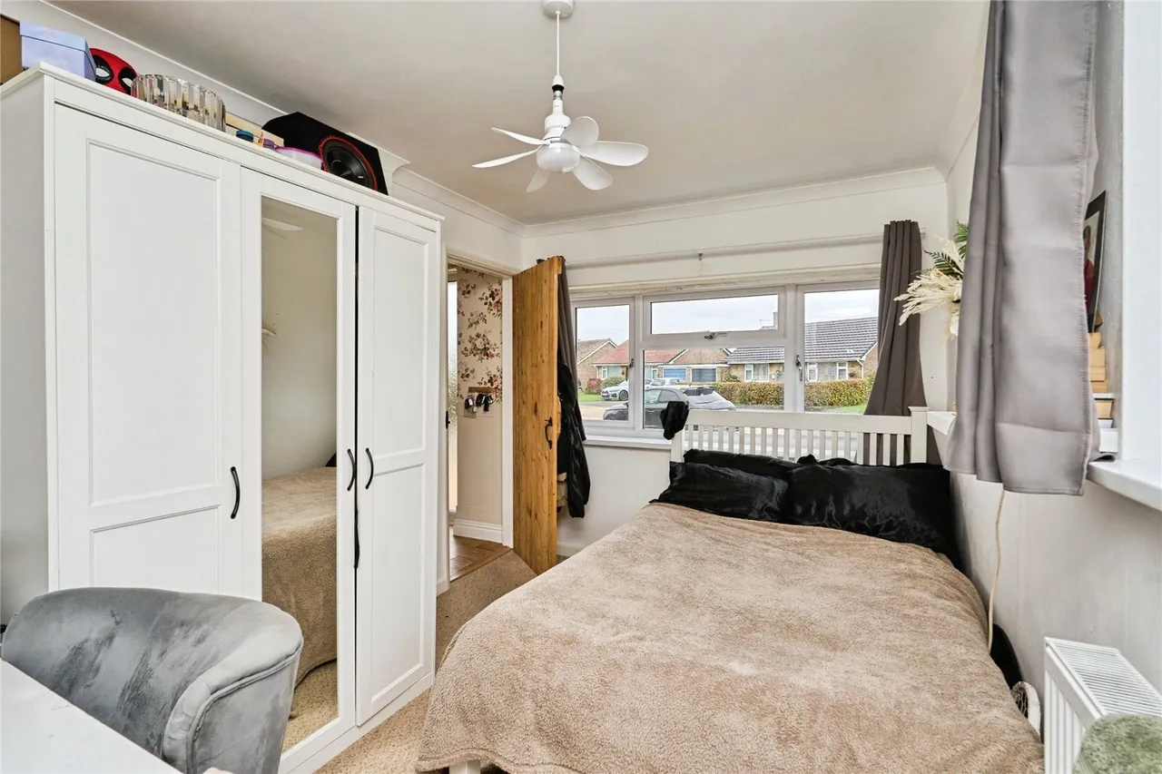 Campfield Road, East Cowes, PO32, photo 12