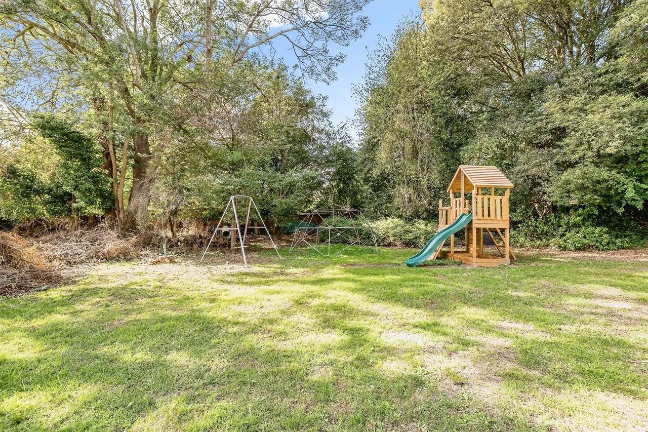 Cedar Chase, Taplow, SL6, photo 17