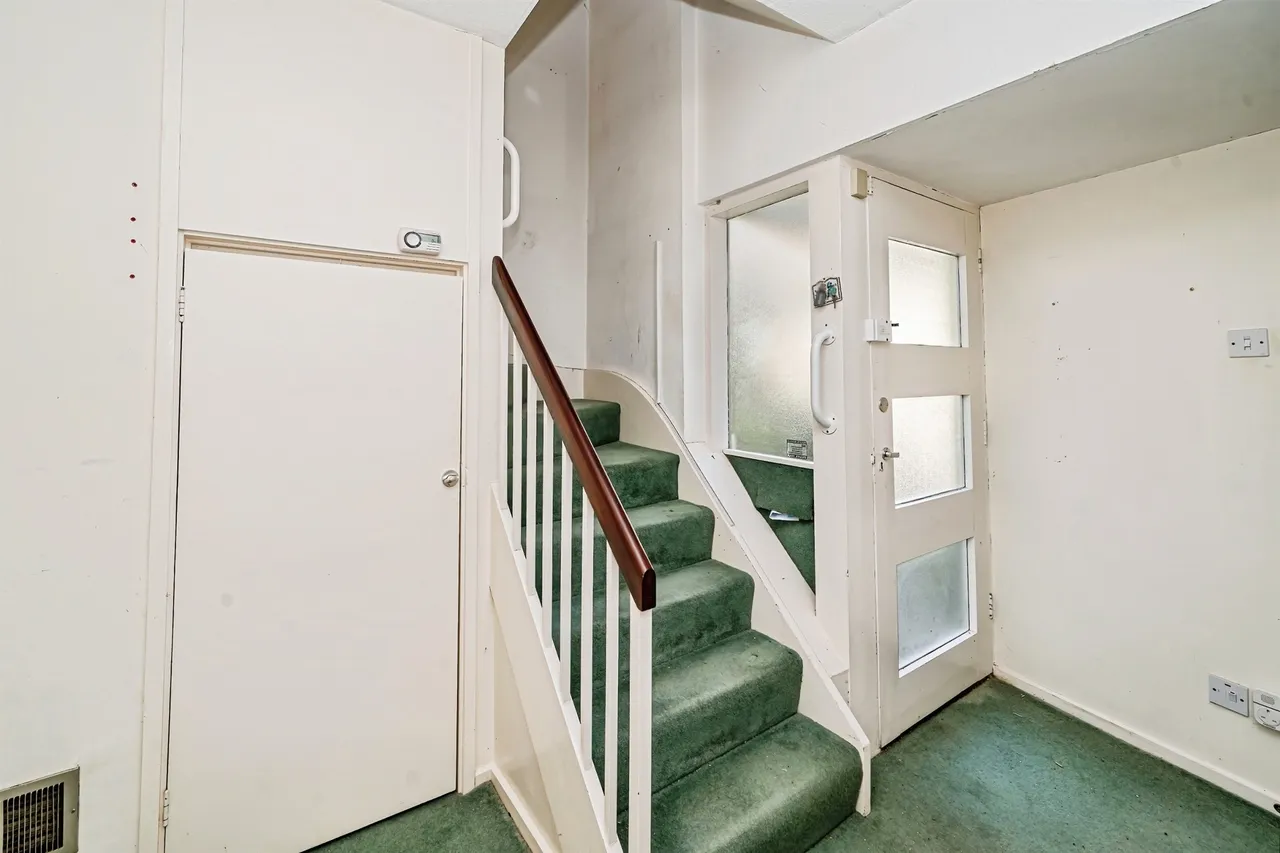 Cedar Chase, Taplow, SL6, photo 2